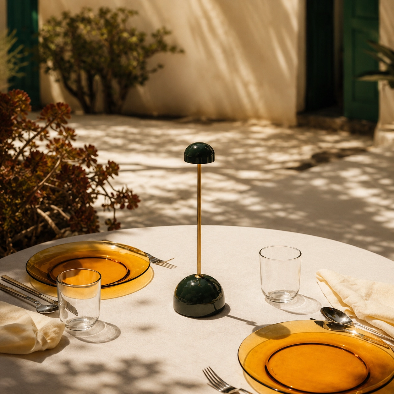 Emmson Celeste cordless table lamp for restaurant and hotel dining