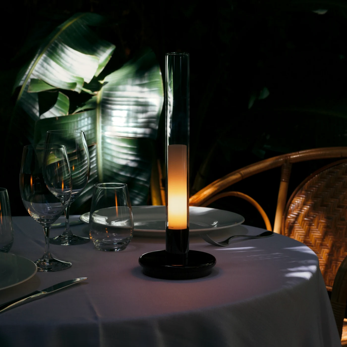 Emmson Ember black cordless table lamp with warm 3000K ambient glow Emmson Ember black cordless table lamp with warm 3000K ambient glow